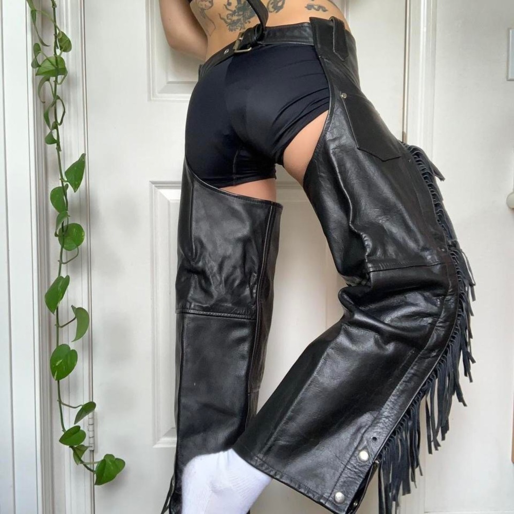 BLACK LEATHER CHAPS